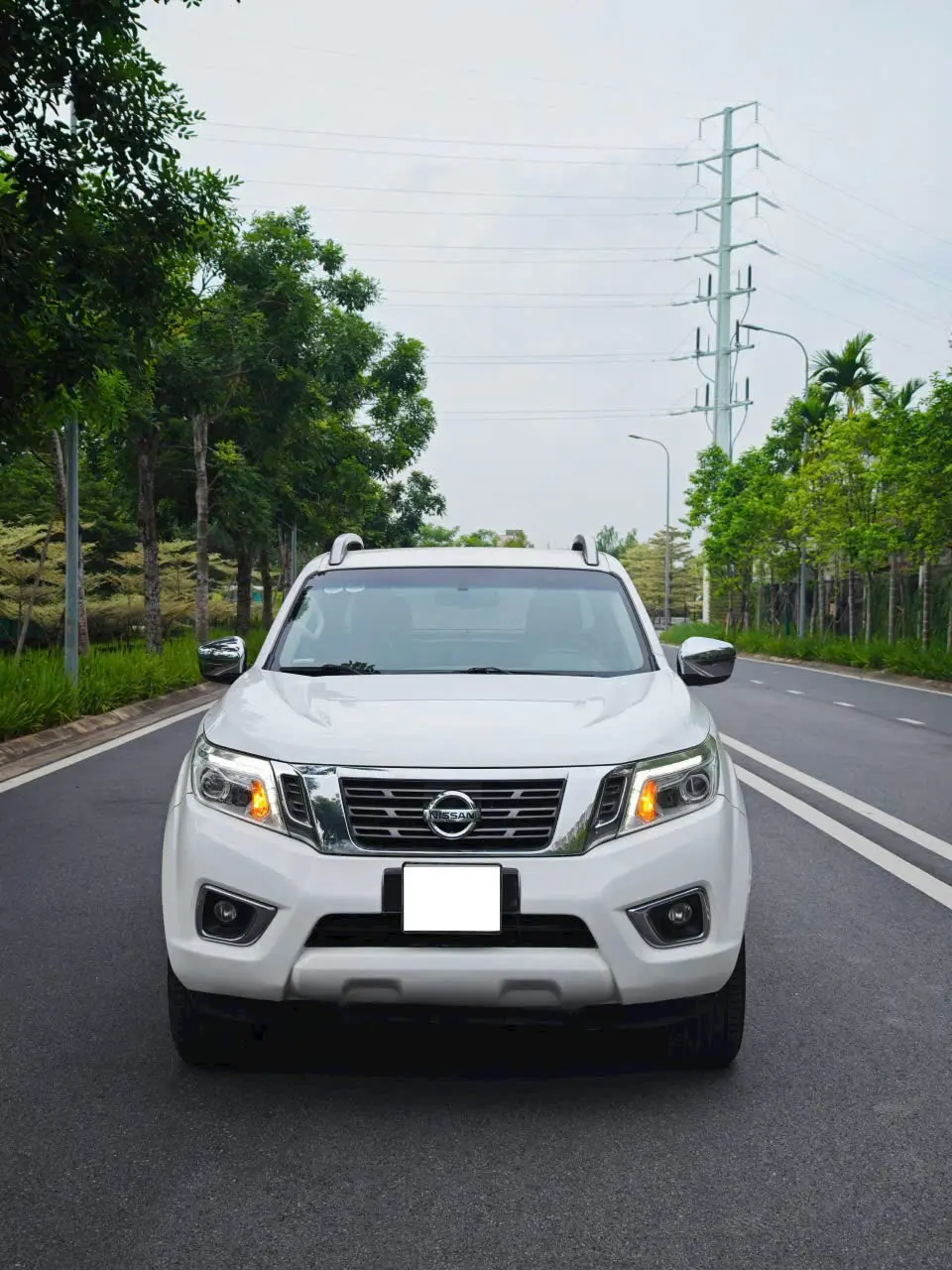 Hình ảnh xe Navara 2015 VL 2 cầu số tự động, bản full option
