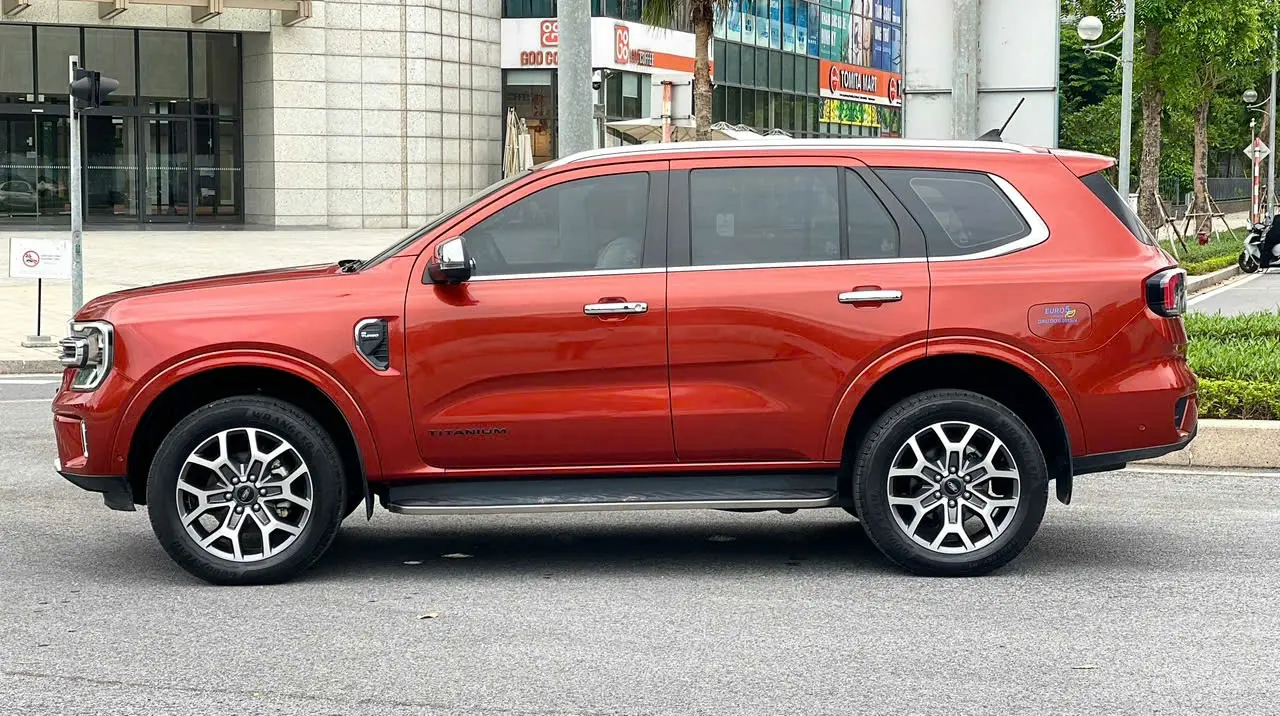 Hình ảnh xe Ford Everest 2.0 Titanium 4x4 sx 2023