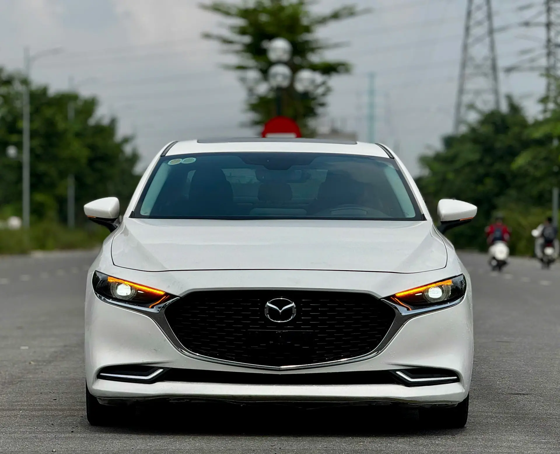 Hình ảnh xe Mazda 3 2.0AT Luxury 2020, Trắng