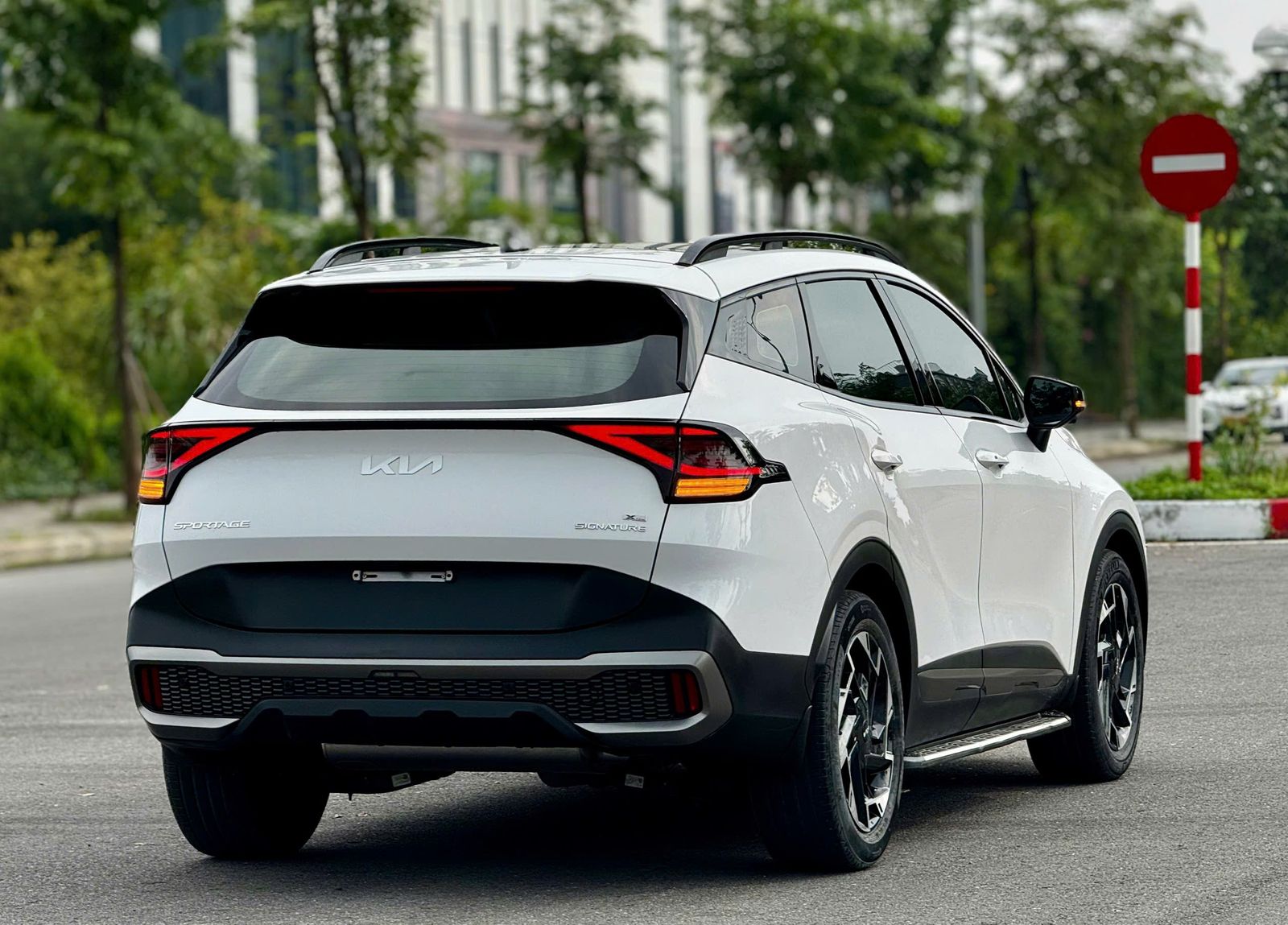 Hình ảnh xe Kia Sportager Signature Xline 2.0AT Dầu, 2022, Trắng