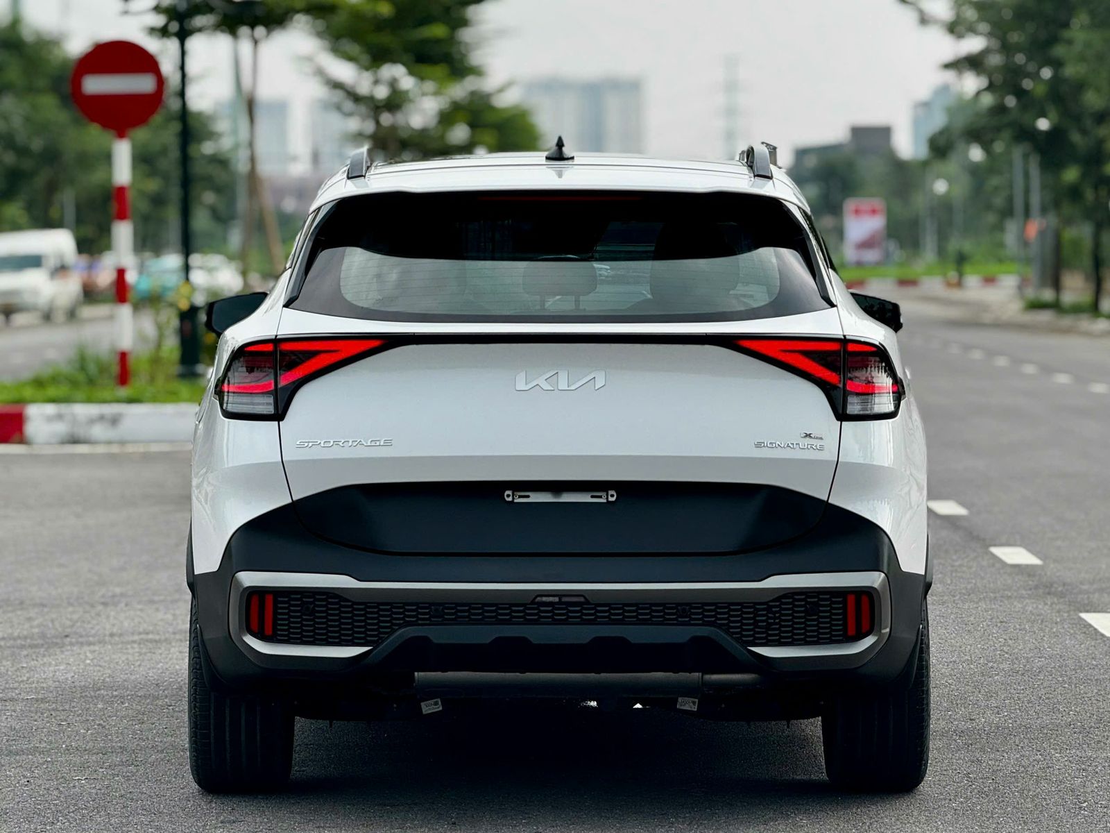 Hình ảnh xe Kia Sportager Signature Xline 2.0AT Dầu, 2022, Trắng