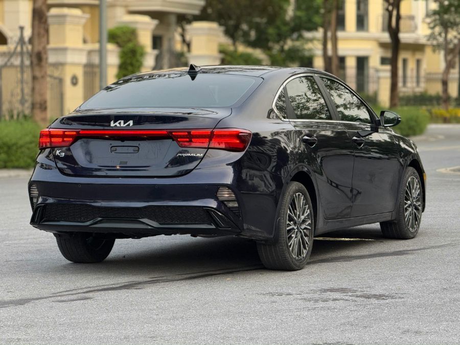 Hình ảnh xe KIA K3 1.6AT Premium 2022 xanh đen