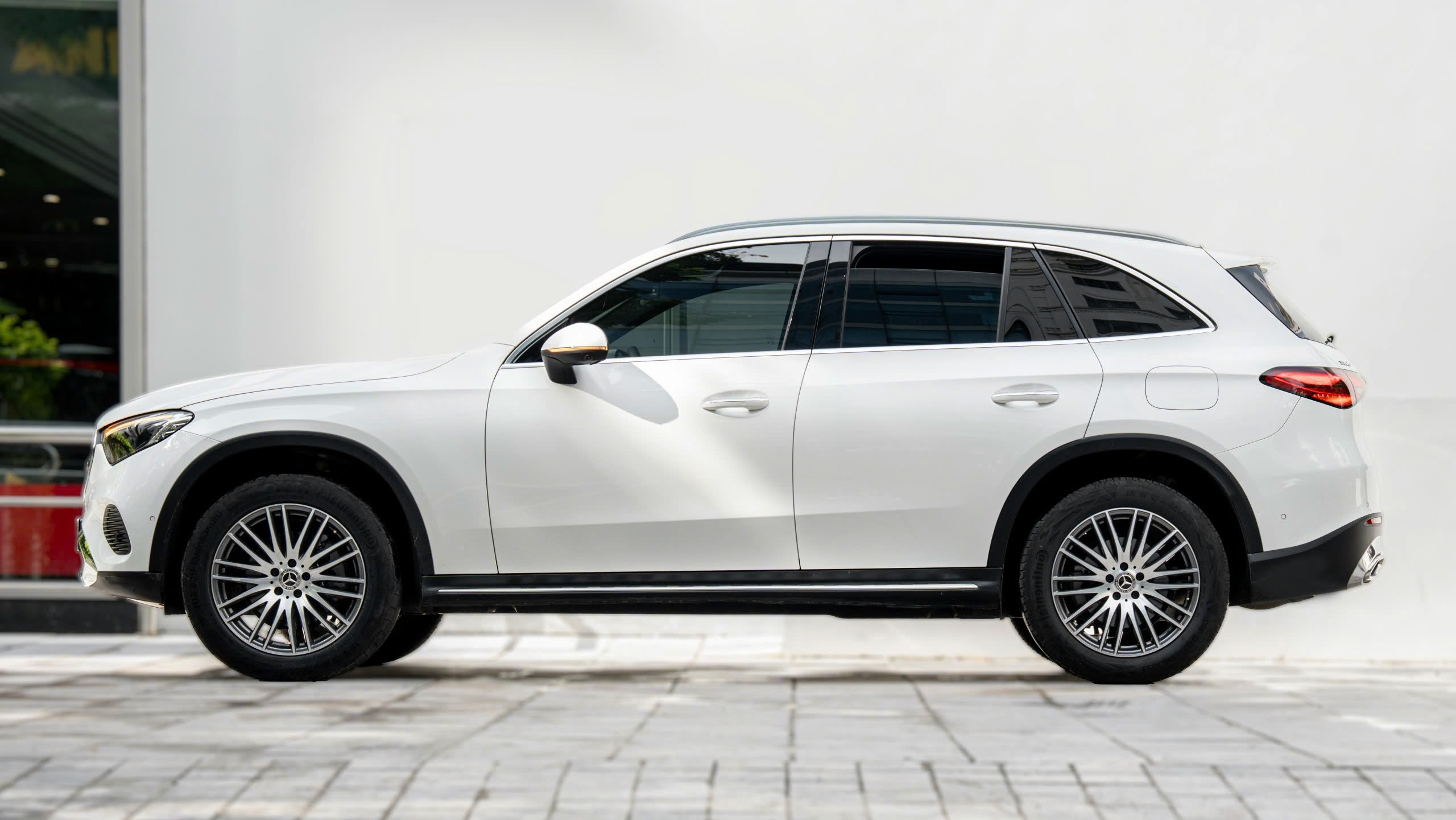 Hình ảnh xe MERCEDES-BENZ GLC 200 4 MATIC 2023 - 21.000KM