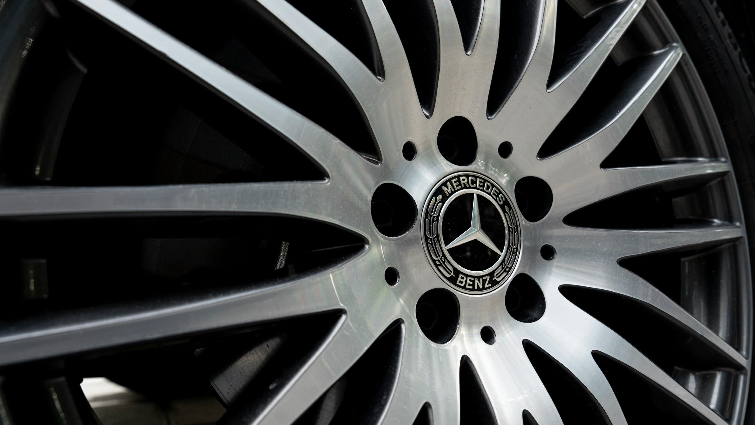 Hình ảnh xe MERCEDES-BENZ GLC 200 4 MATIC 2023 - 21.000KM