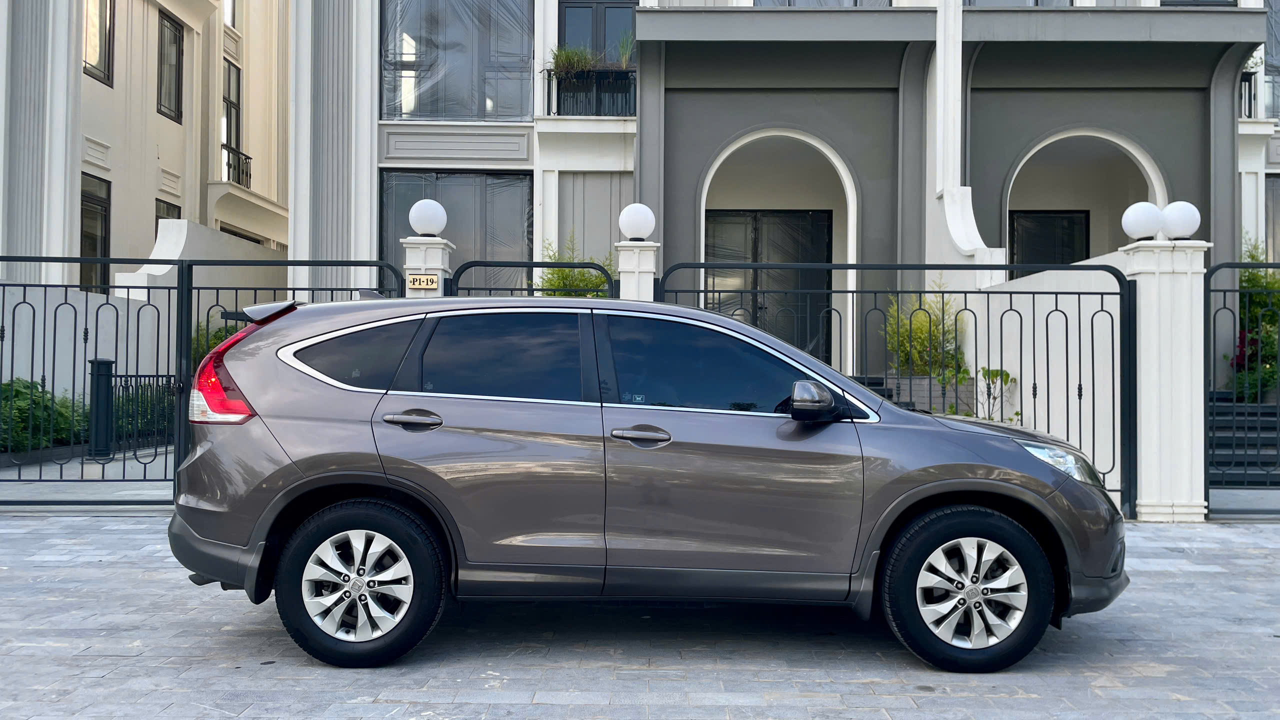 Hình ảnh xe HONDA CR-V 2.0 AT 2013 NÂU HỒNG - 73,000KM
