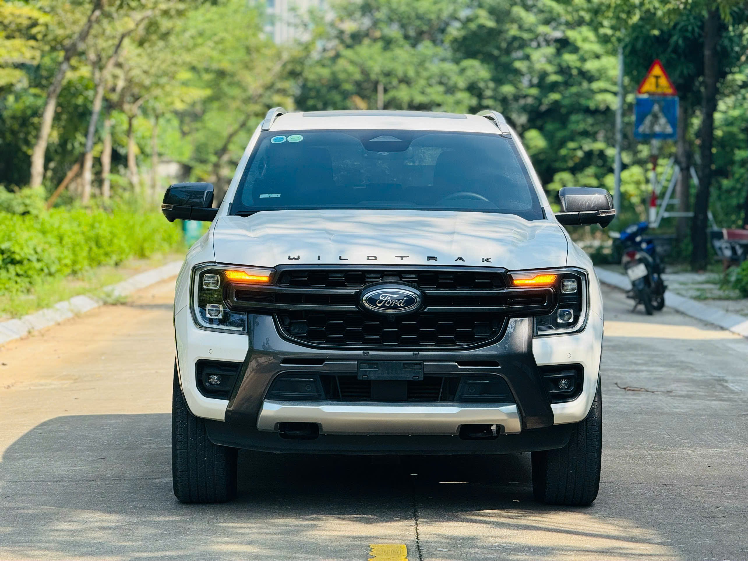 Hình ảnh xe FORD EVEREST WILDTRACK 2.0L 2024 - 22.000KM