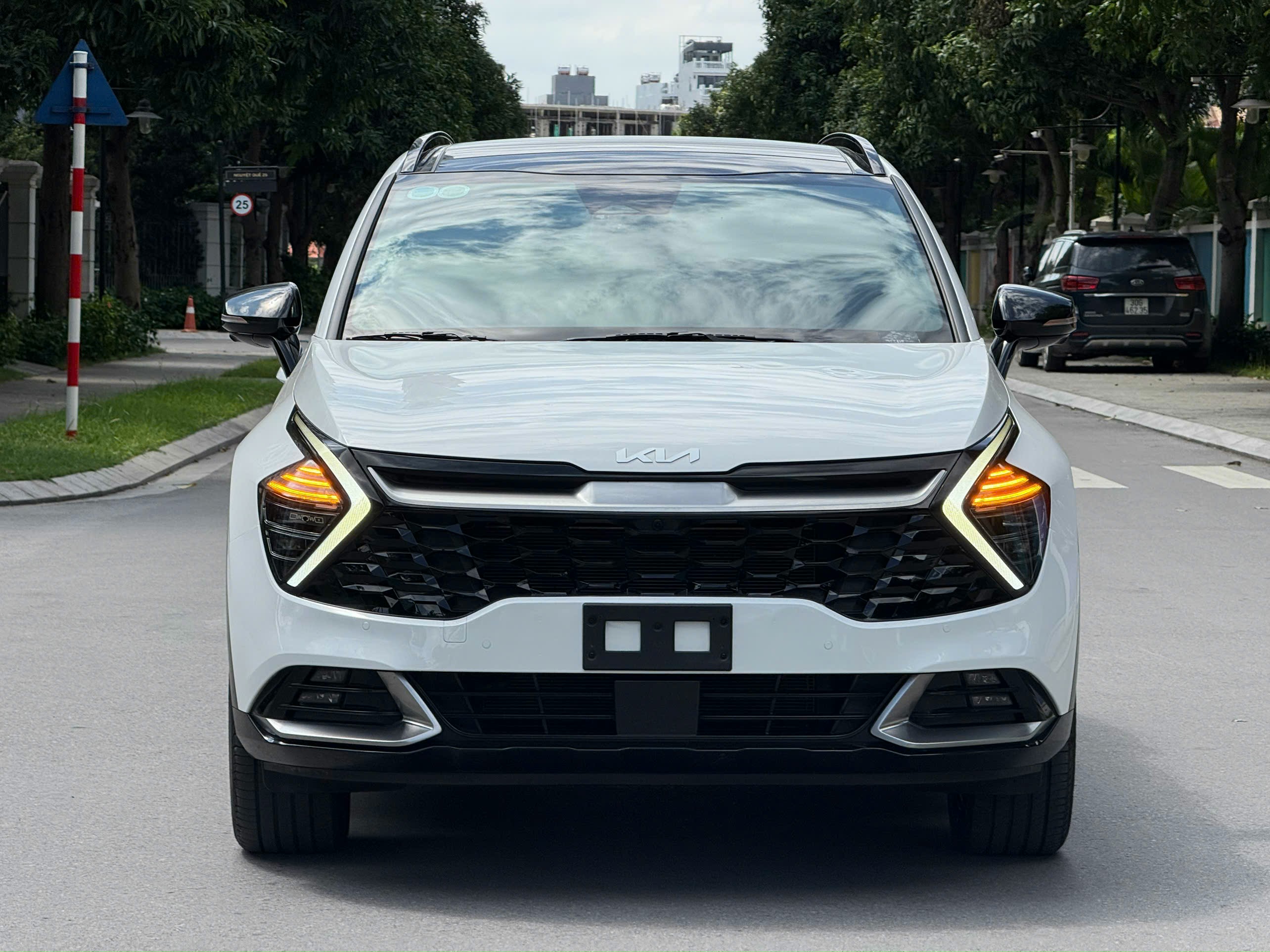 Hình ảnh xe KIA SPORTAGE 2.0 SIGNATURE 2025 - 14.000KM
