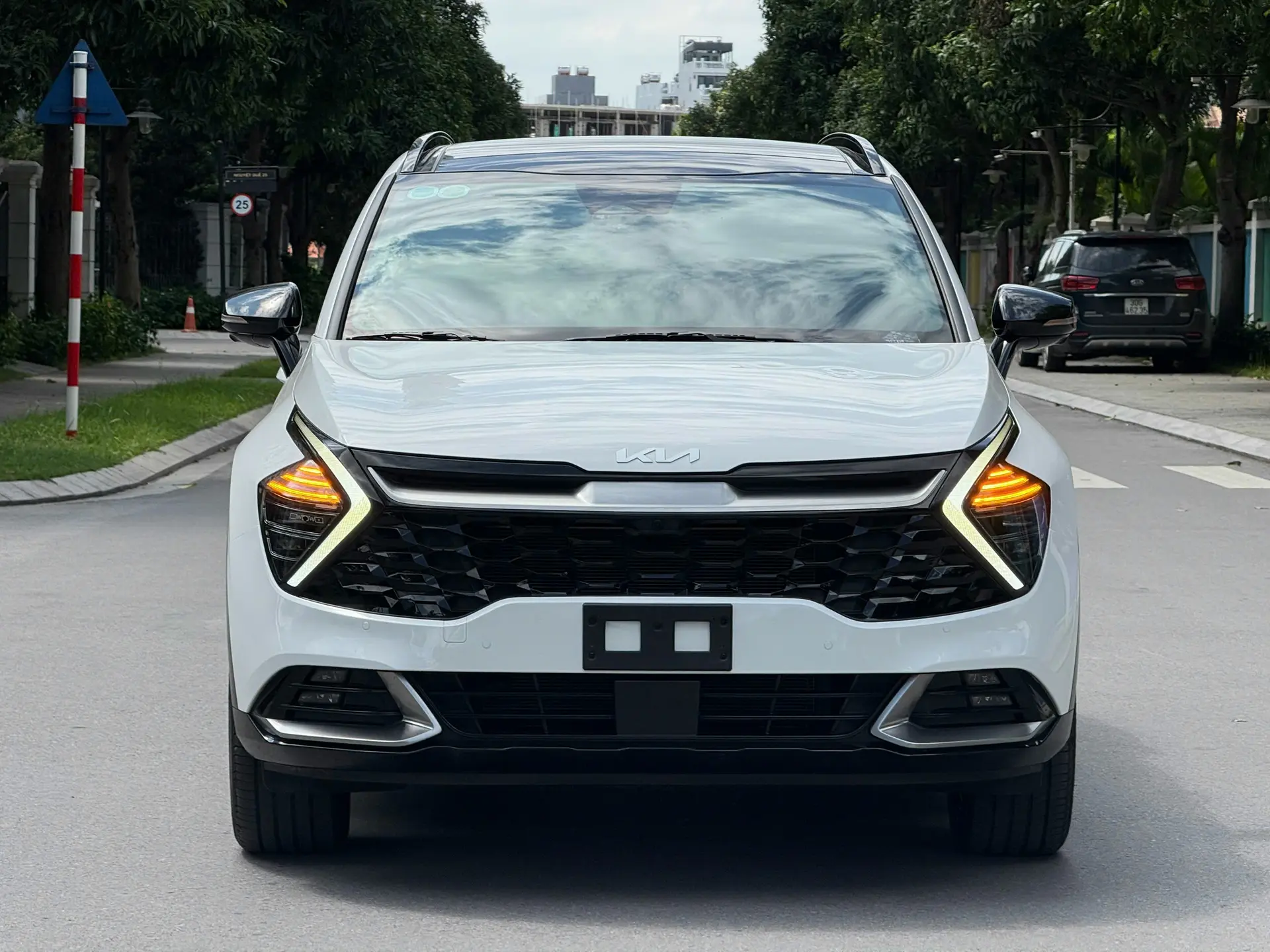 Hình ảnh xe KIA SPORTAGE 2.0 SIGNATURE 2025 - 14.000KM