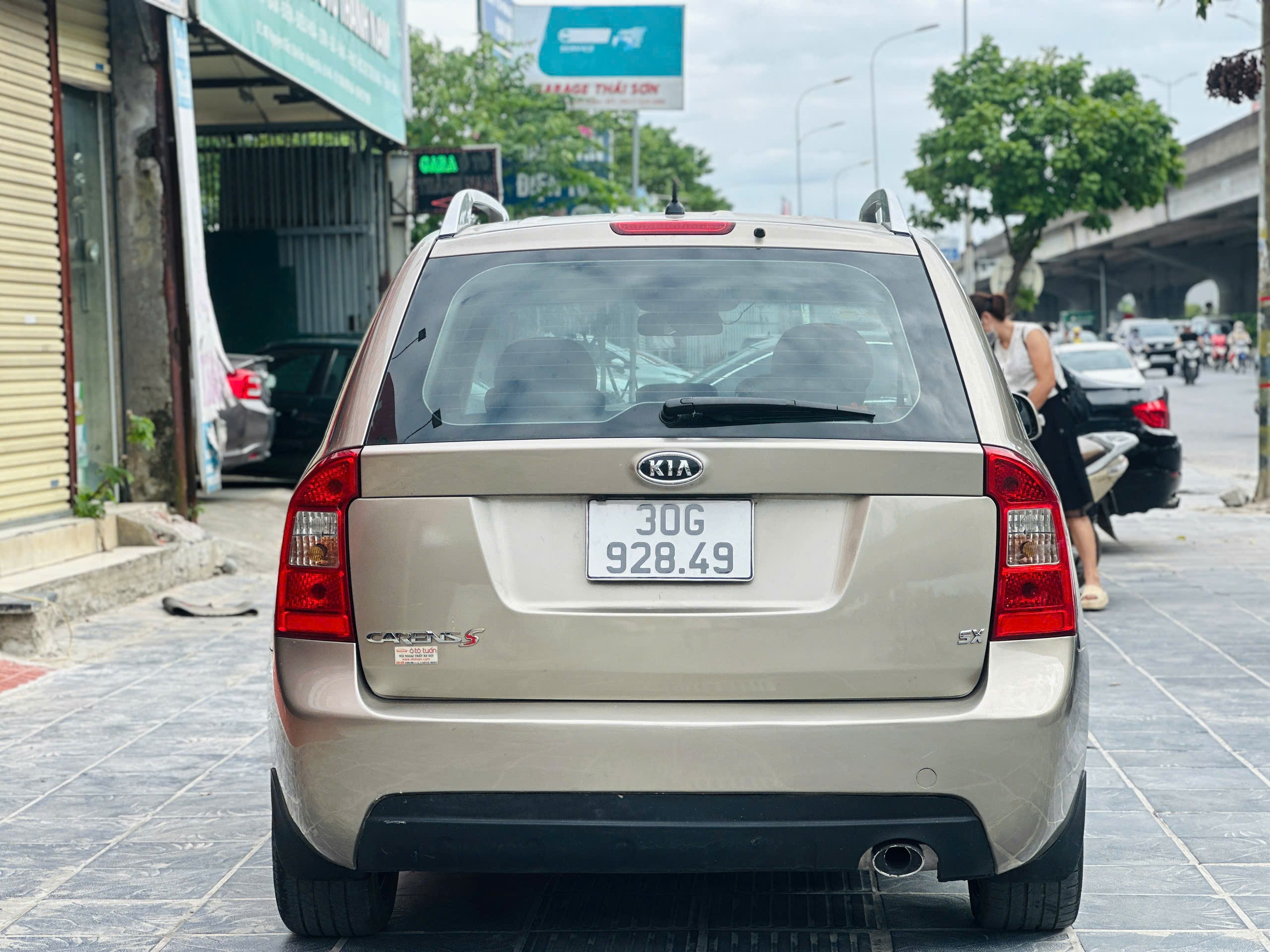 Hình ảnh xe KIA CARENS BASE 2014 - 83.000KM