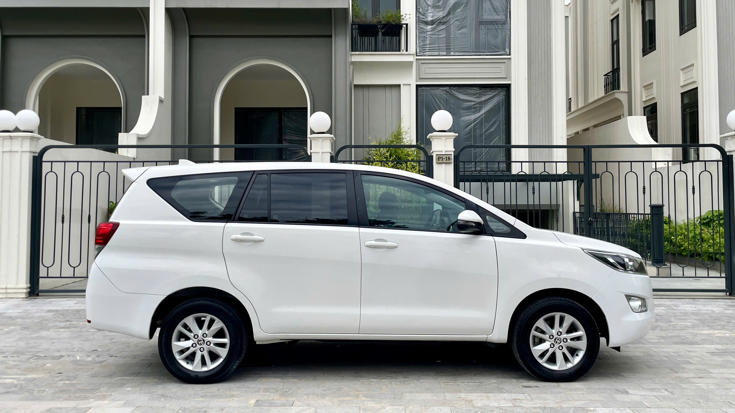 Hình ảnh xe TOYOTA INNOVA 2.0 E MT 2020 TRẮNG - 127,000KM