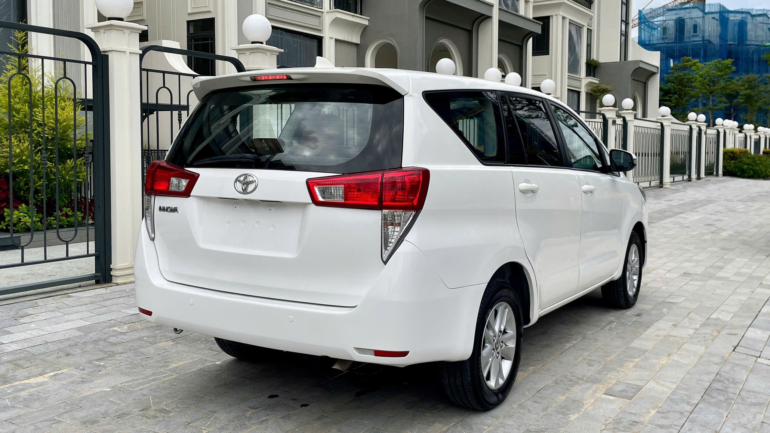 Hình ảnh xe TOYOTA INNOVA 2.0 E MT 2020 TRẮNG - 127,000KM