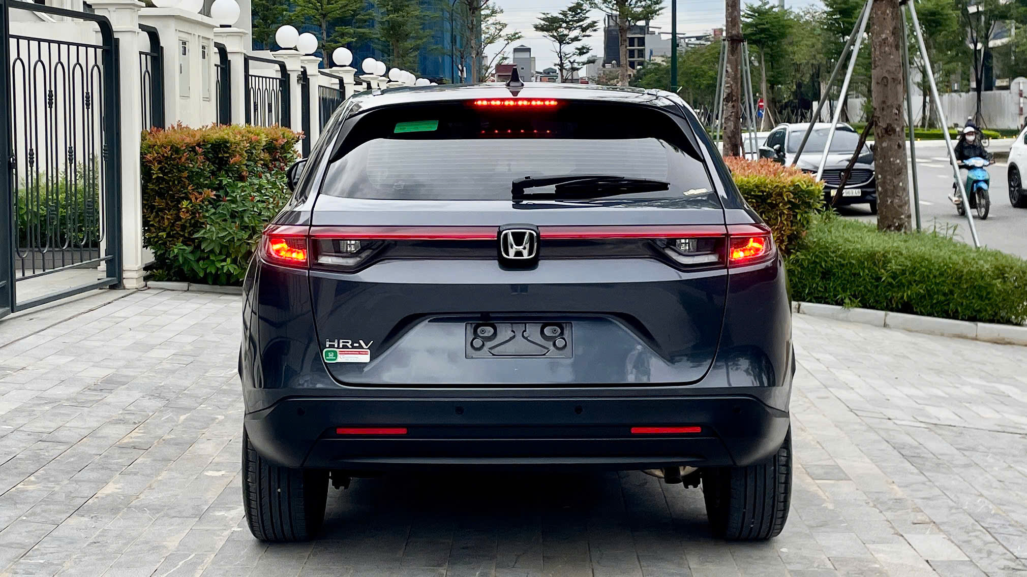Hình ảnh xe HONDA HR-V 2023 XÁM - 20000KM