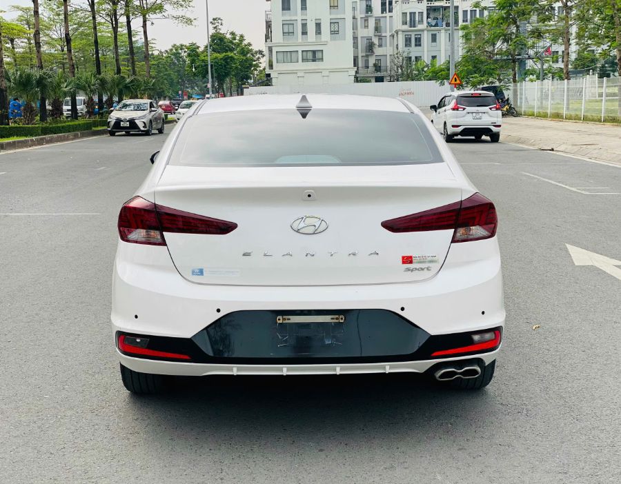 Hình ảnh xe HYUNDAI ELANTRA 1.6 SPORT 2020 - 61.000KM