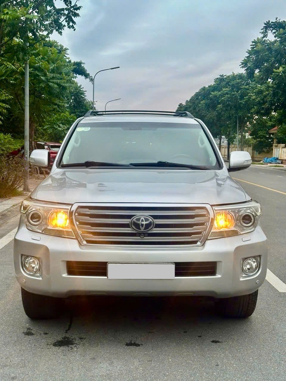 Hình ảnh xe TOYOTA LAND CRUISER V8 FULL 2015 - 240.000KM