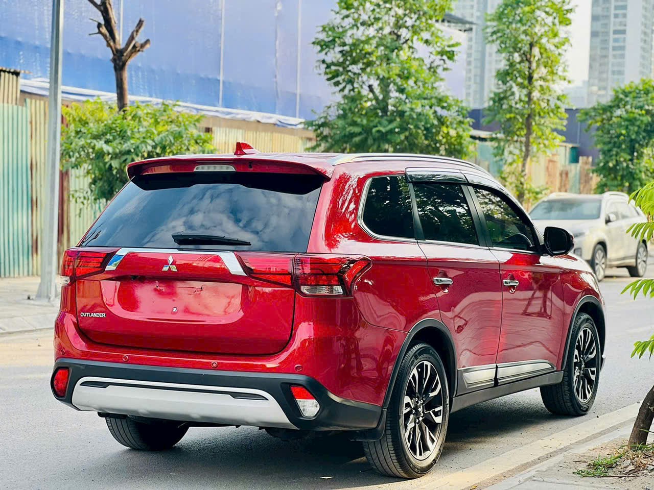 Hình ảnh xe MITSUBISHI OUTLANDER 2.0 CVT PREMIUM 2020 - 55.000KM