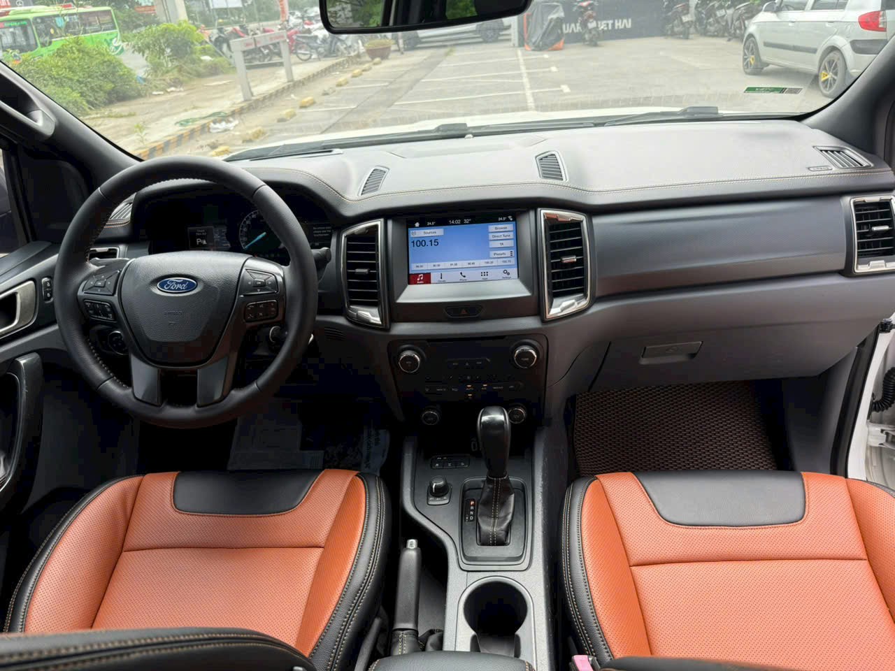 Hình ảnh xe FORD RANGER WILDTRAK 3.2L 4X4 AT 2017 - 120.000KM