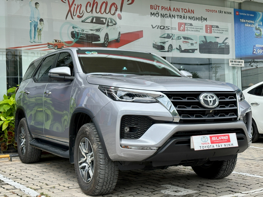 Hình ảnh xe TOYOTA FORTUNER 2024 - 915KM