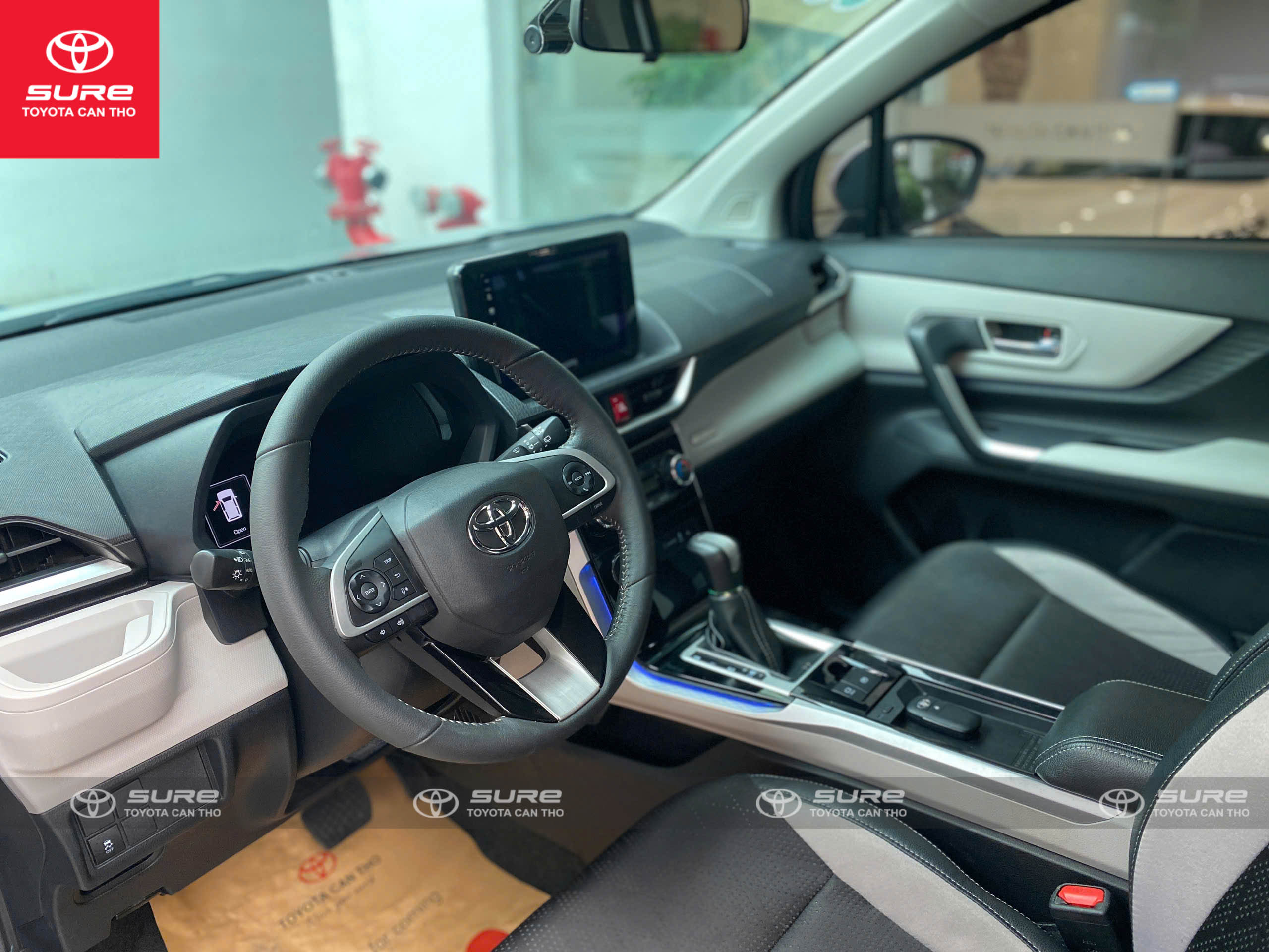 Hình ảnh xe TOYOTA VELOZ CROSS (CVT) 2024 - 47,000KM