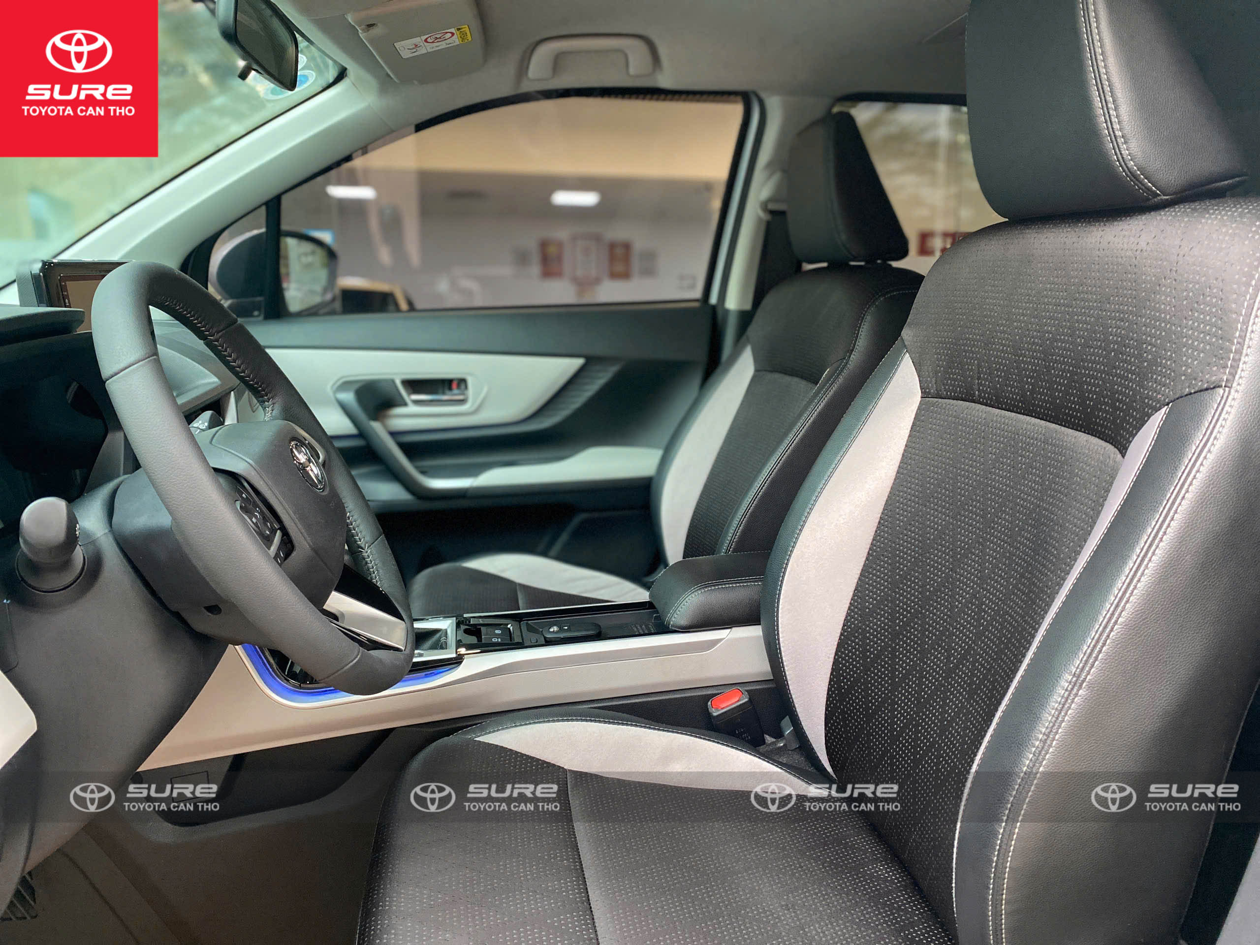 Hình ảnh xe TOYOTA VELOZ CROSS (CVT) 2024 - 47,000KM