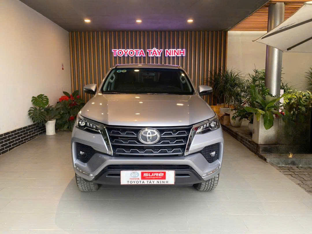 Hình ảnh xe TOYOTA FORTUNER 2024 - 915KM