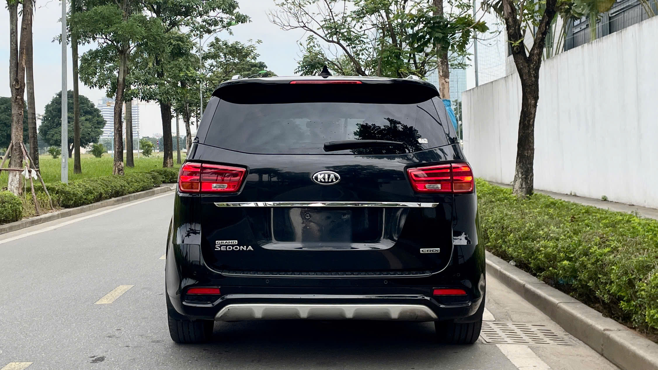 Hình ảnh xe KIA SEDONA 2.2D LUXURY ĐEN 2019 - 145,000KM