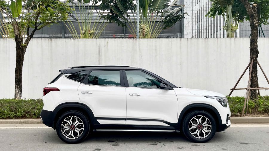 Hình ảnh xe KIA SELTOS LUXURY TRẮNG 2021 - 24,000KM
