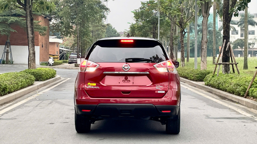 Hình ảnh xe NISSAN X-TRAIL SL PREMIUM 2017 ĐỎ - 14,000KM