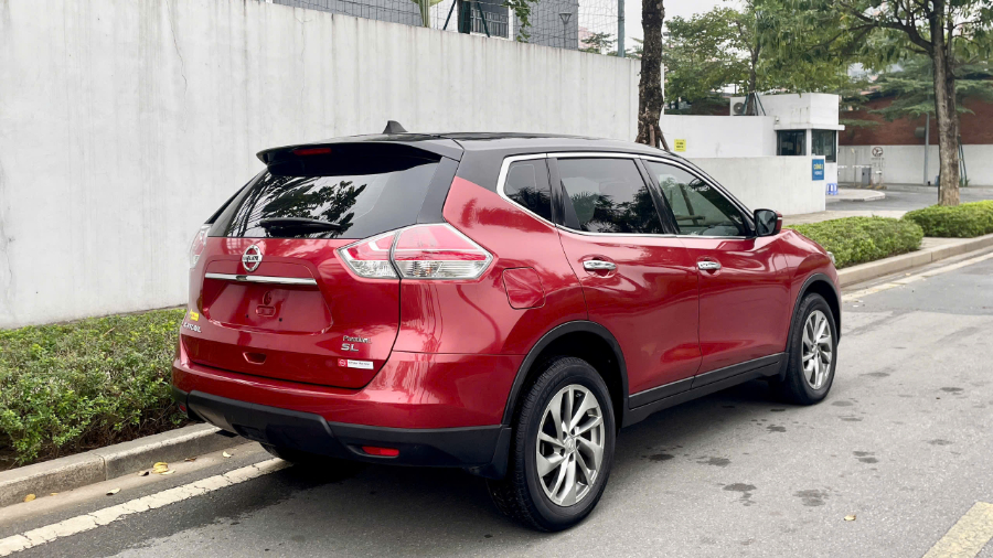 Hình ảnh xe NISSAN X-TRAIL SL PREMIUM 2017 ĐỎ - 14,000KM