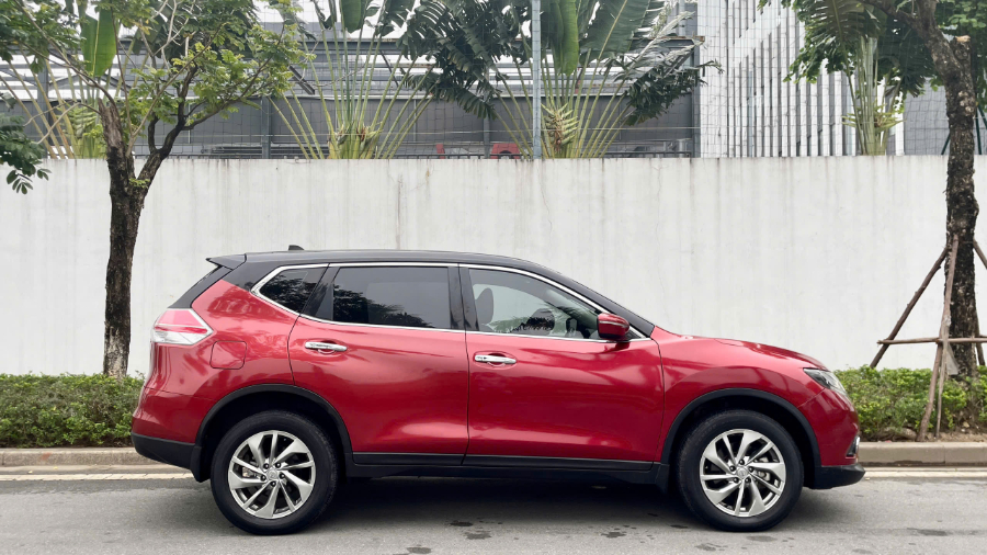 Hình ảnh xe NISSAN X-TRAIL SL PREMIUM 2017 ĐỎ - 14,000KM