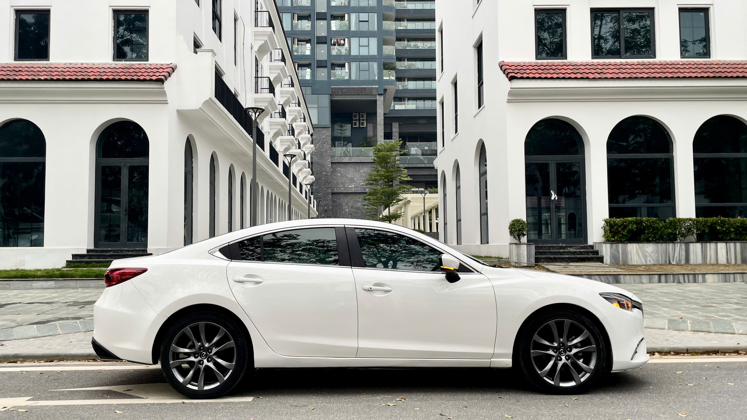 Hình ảnh xe MAZDA 6 2.0 PREMIUM 2019 TRẮNG - 100,000KM