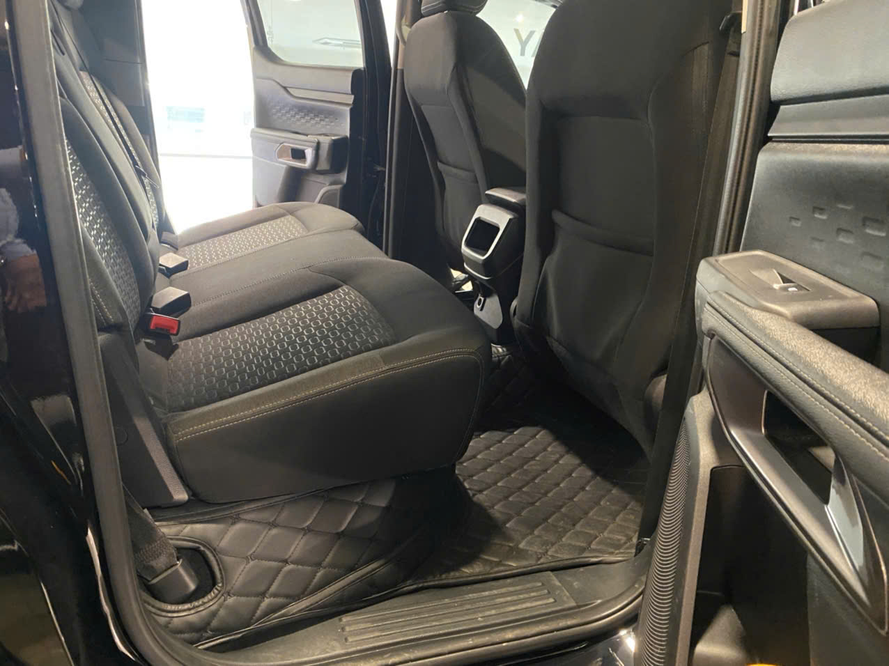 Hình ảnh xe FORD RANGER 2023 - 82,000KM