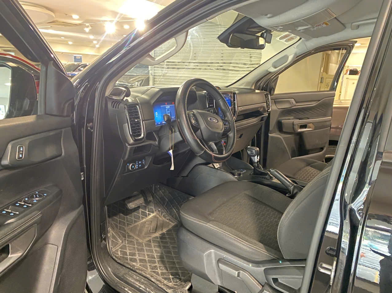 Hình ảnh xe FORD RANGER 2023 - 82,000KM