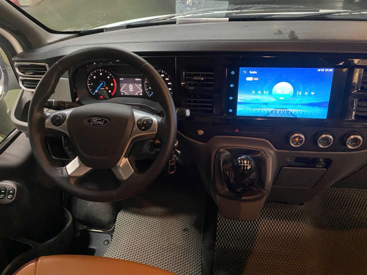 Hình ảnh xe FORD TRANSIT 2023 - 42,300KM