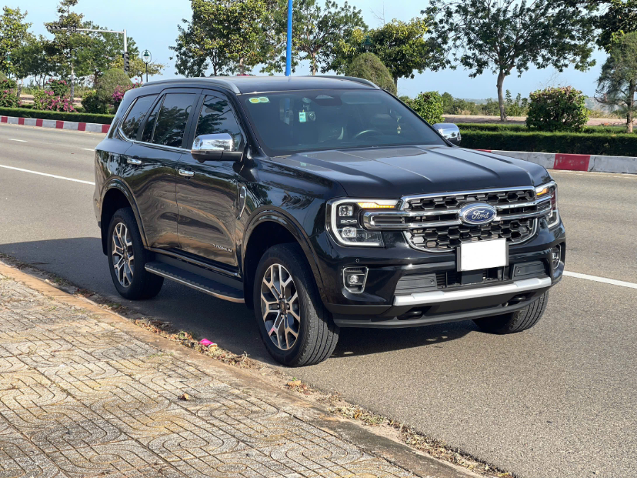 Hình ảnh xe FORD EVEREST 2022 - 24,200KM