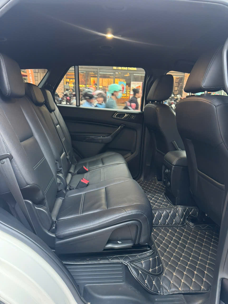 Hình ảnh xe FORD EVEREST 2022 - 20,000KM