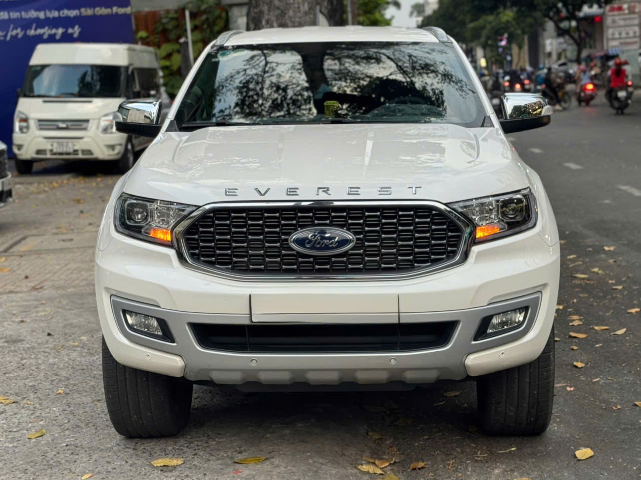 Hình ảnh xe FORD EVEREST 2022 - 20,000KM