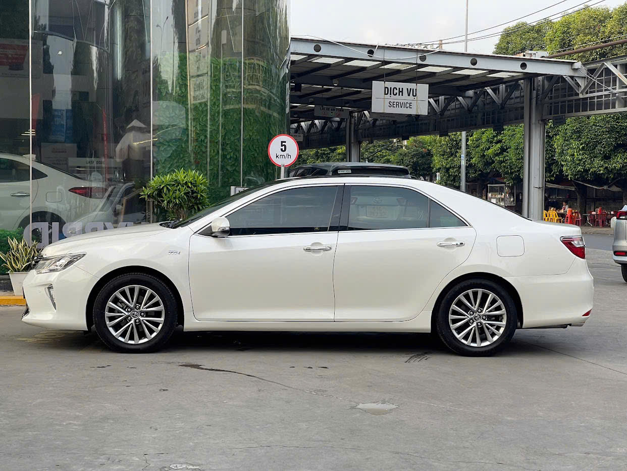 Hình ảnh xe TOYOTA CAMRY 2018 - 72.600KM