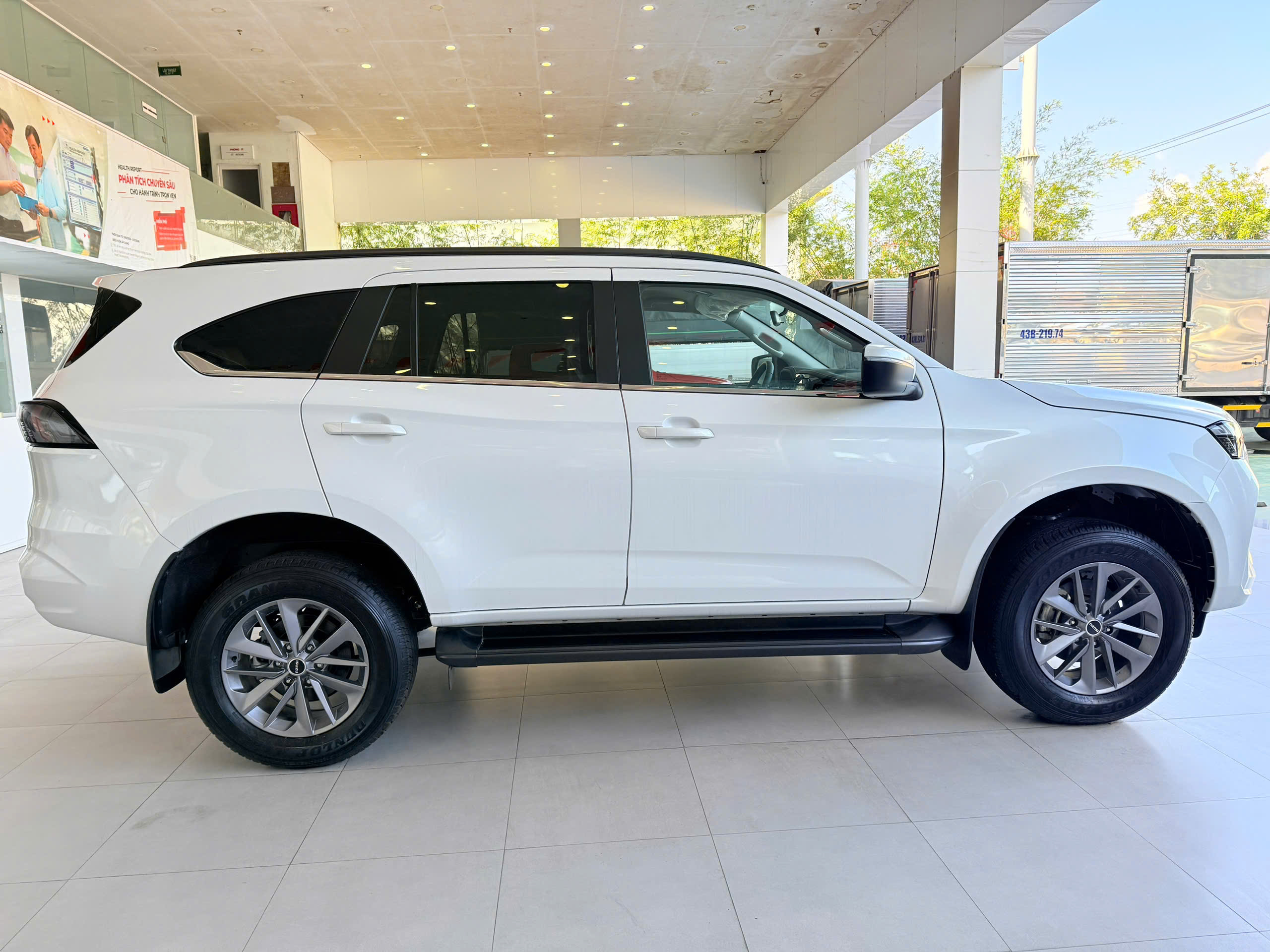 Hình ảnh xe ISUZU MU-X 2025