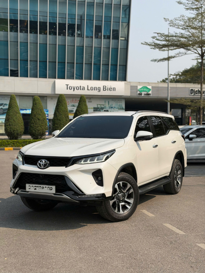 Hình ảnh xe TOYOTA FORTUNER 2025 - 5.000KM