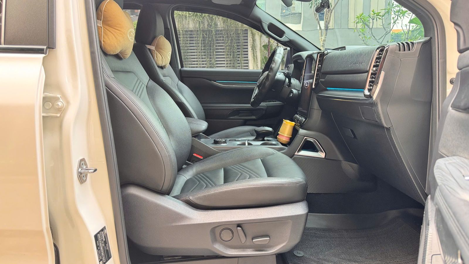 Hình ảnh xe FORD EVEREST 2024 - 21,700KM