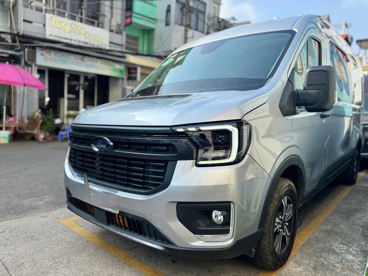 Hình ảnh xe FORD TRANSIT 2025 - 10,000KM