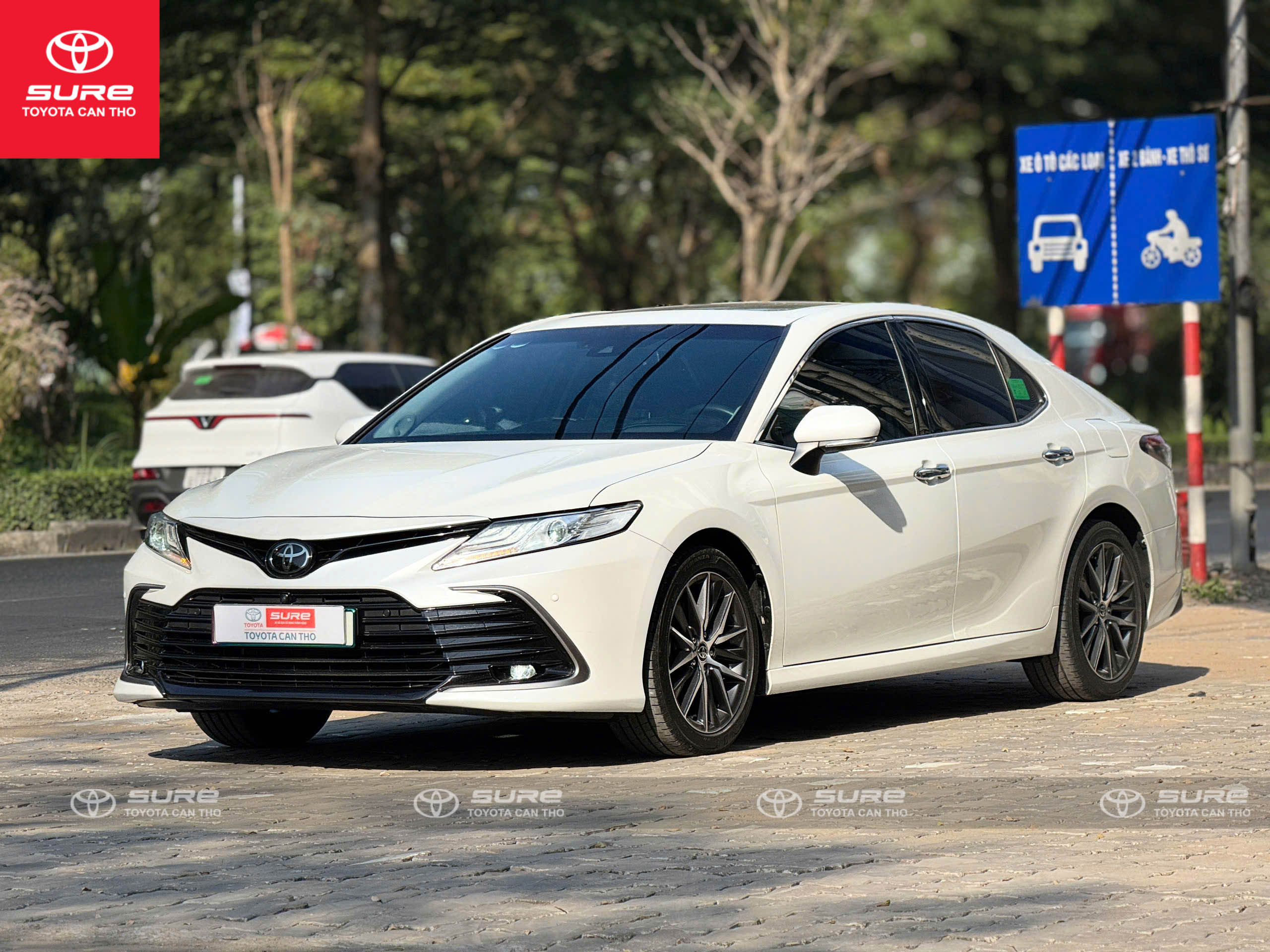 Hình ảnh xe TOYOTA CAMRY 2023 - 25,000KM