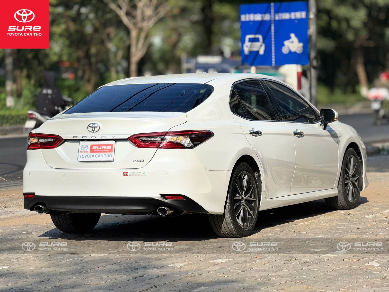 Hình ảnh xe TOYOTA CAMRY 2023 - 25,000KM