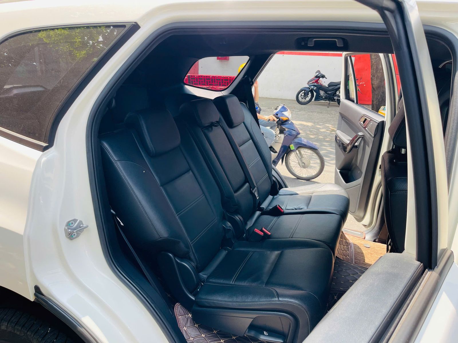 Hình ảnh xe FORD EVEREST 2021 - 310,000KM