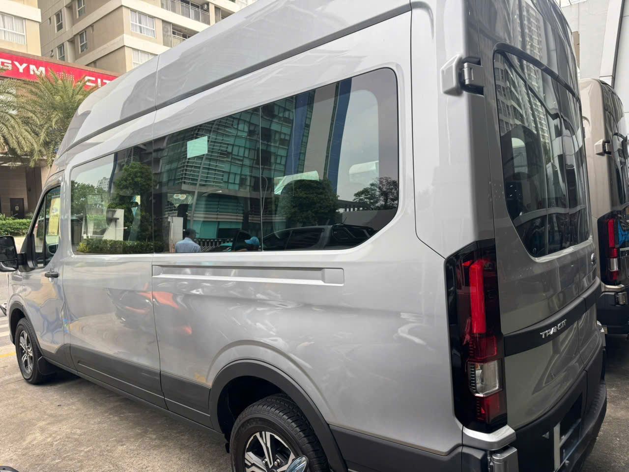 Hình ảnh xe FORD TRANSIT 2024 - 3,700KM