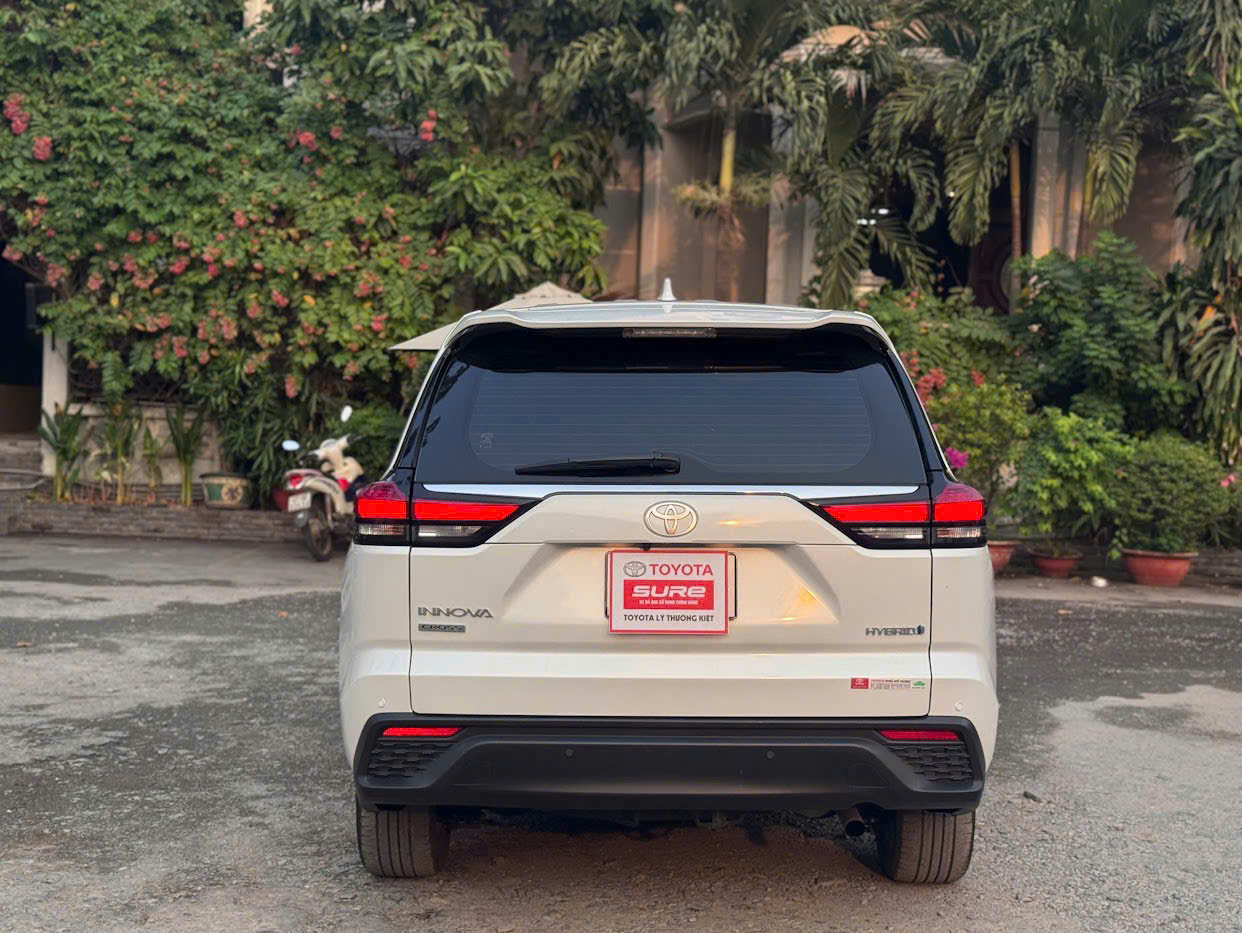 Hình ảnh xe TOYOTA INNOVA 2023 - 22,900KM