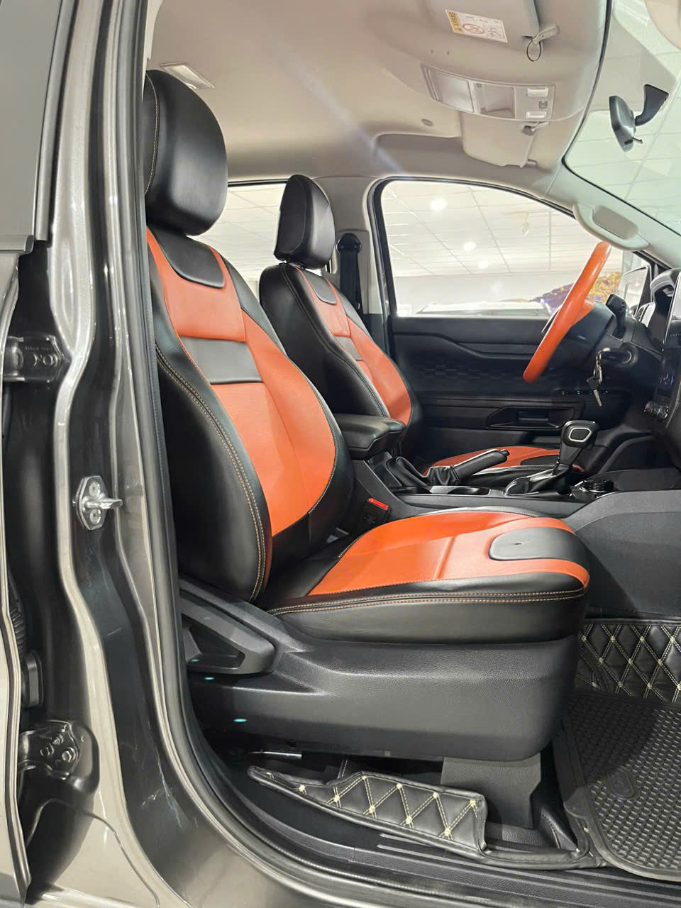 Hình ảnh xe FORD RANGER 2022 - 70,000KM