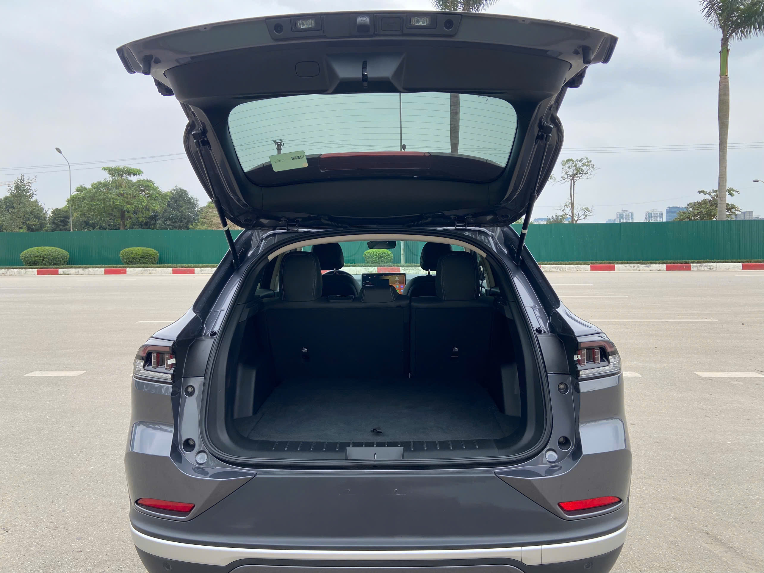 Hình ảnh xe VINFAST VF8 2024 - 13,602KM