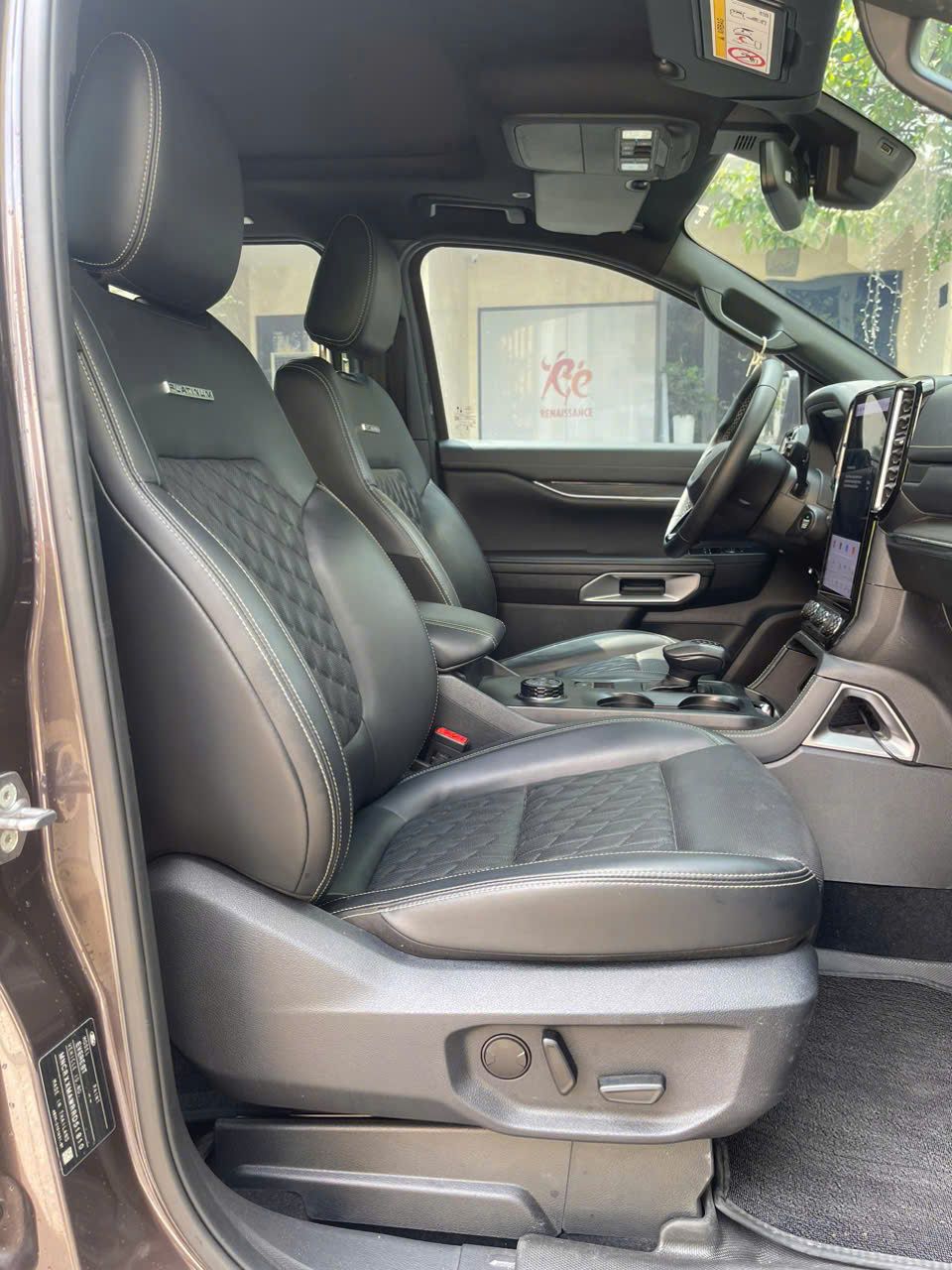 Hình ảnh xe FORD EVEREST 2024 - 41,000KM