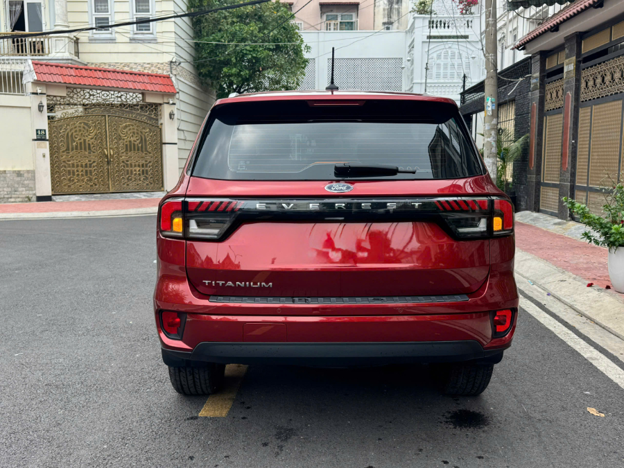 Hình ảnh xe FORD EVEREST 2025 - 8,000KM